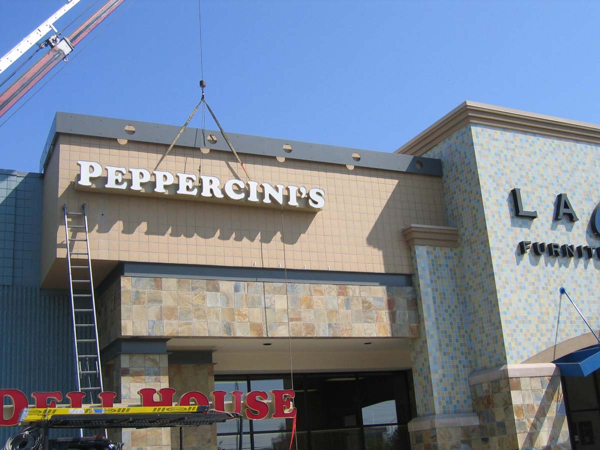 2007 Peppercini's Deli and Catering Opens in the University Center